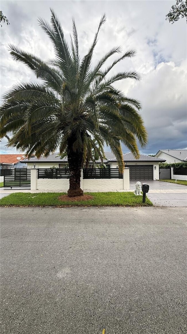 Building Photo - 215 NW 136th Ct