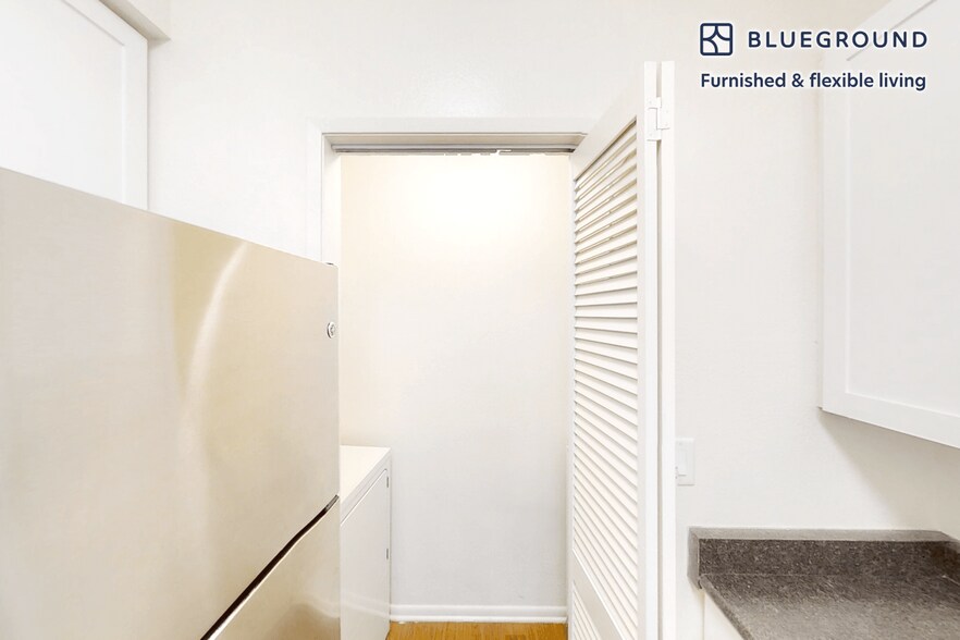 Building Photo - 7904 Fall Creek Rd