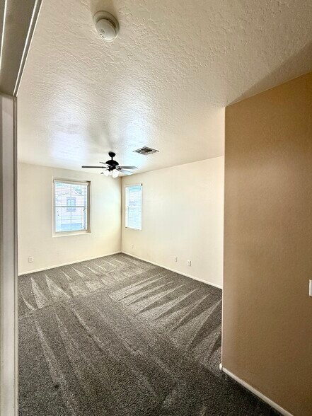 Building Photo - 5220 W Burton Dr