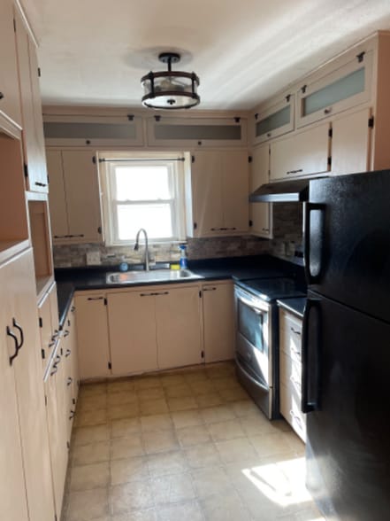 Building Photo - 101 E Haddock St