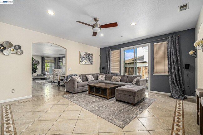 Building Photo - 355 Pebble Beach Dr