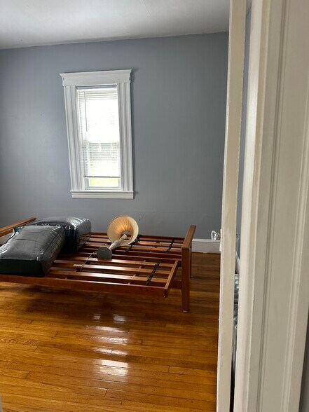 Building Photo - 24 Olcott St