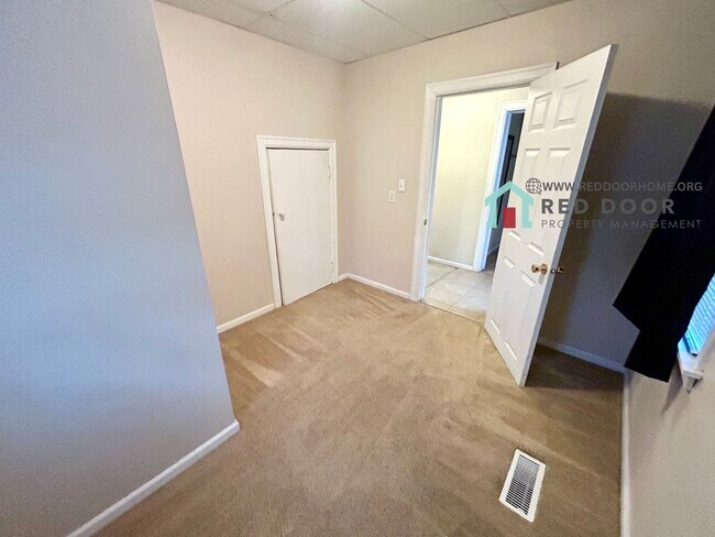 Building Photo - 1104 3rd Ave N