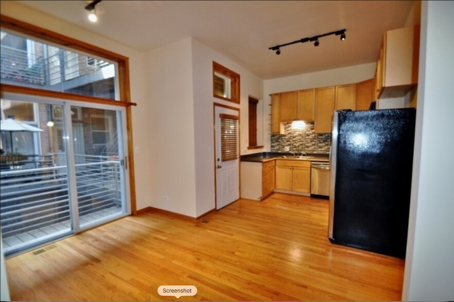 Building Photo - 6412 S Woodlawn Ave