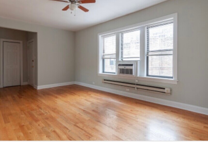 Building Photo - 3723 N Pine Grove Ave