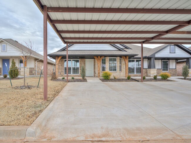 Building Photo - 5816 Goldfinger Rd