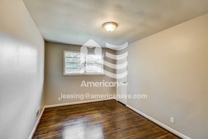 Building Photo - 2515 Ridgewood Rd