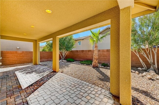 Building Photo - 10679 Country Knoll Way