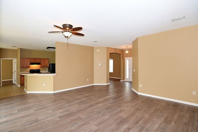 Building Photo - Available July 5th