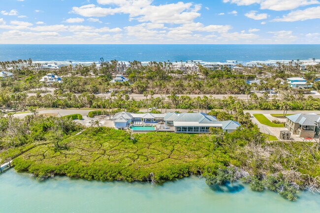 Building Photo - 4040 Loomis Ave