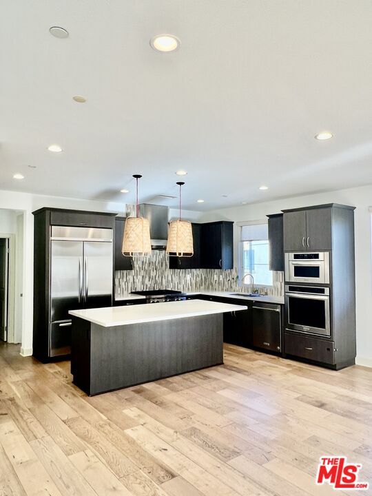 Building Photo - 5849 S Sparrow Ct