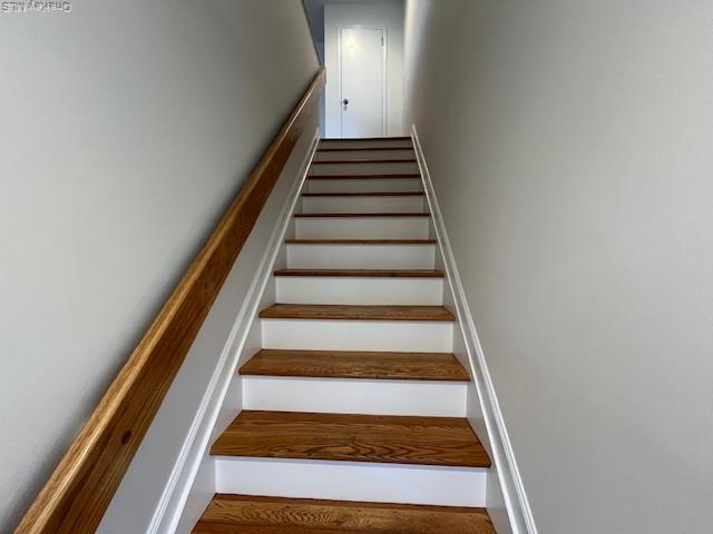 Building Photo - 56 Sintsink Dr E