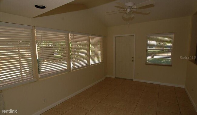 Building Photo - 4627 W El Prado Blvd