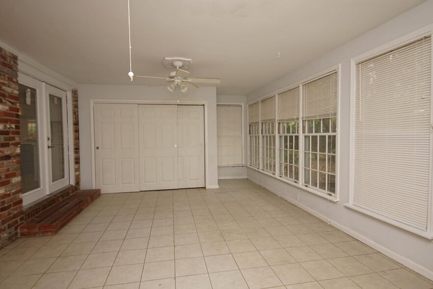 Building Photo - 596 L Ombre Ct NE