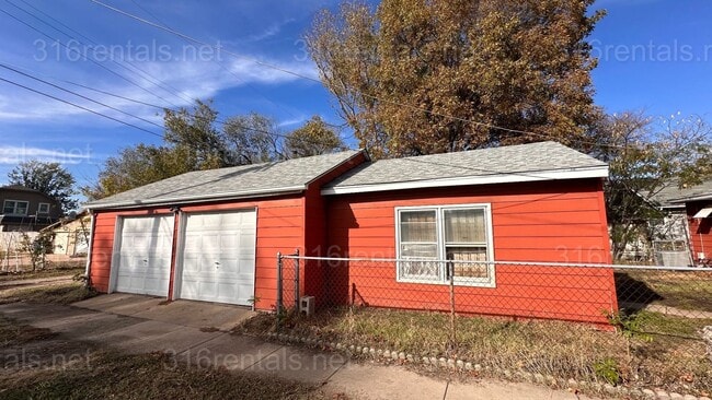 Building Photo - $1445 - 5 room 1.5 bathroom - Single Family Home