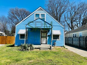 Building Photo - Updated 4BR house in Taylor Berry Neighborhood