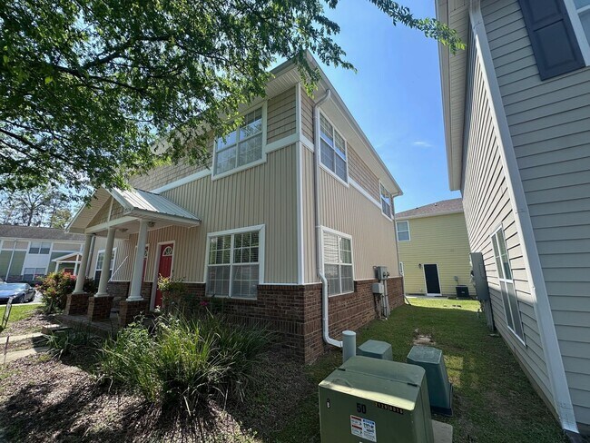 Building Photo - 1926 Corvallis Ave