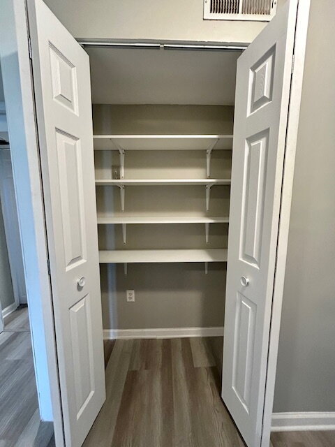 Building Photo - Newly Renovated 2 bedroom 1 Bath Duplex in Noblesville