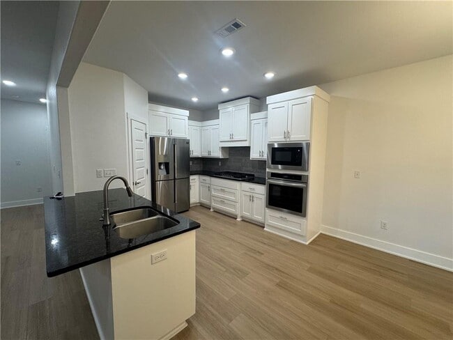 Building Photo - 500 Ryder St