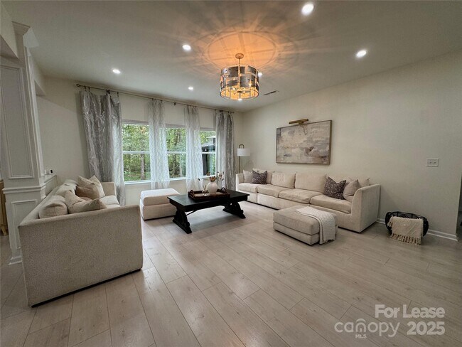 Building Photo - 8419 Aspen Ct