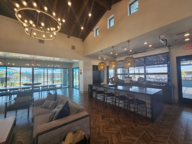 Building Photo - Beautiful new build w mountain views