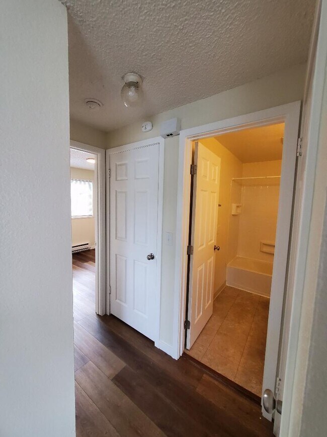 Building Photo - 9512 4th Ave W