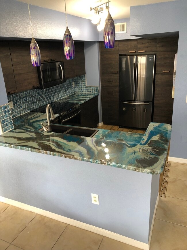 Building Photo - 2950 Viscaya Pl