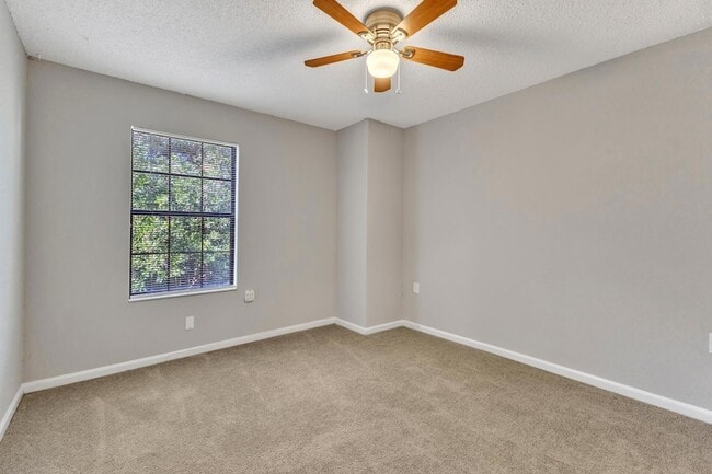 Building Photo - 2430 Condor Ct