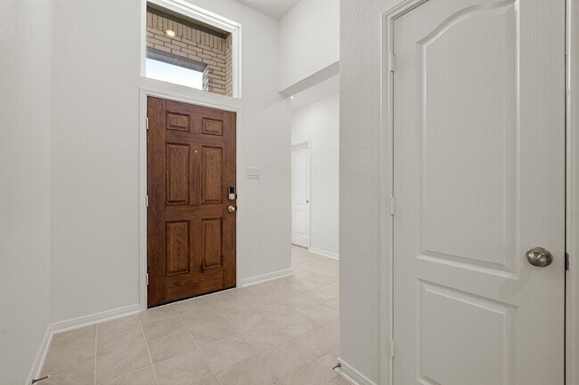 Building Photo - 7611 Royal Oasis Ln