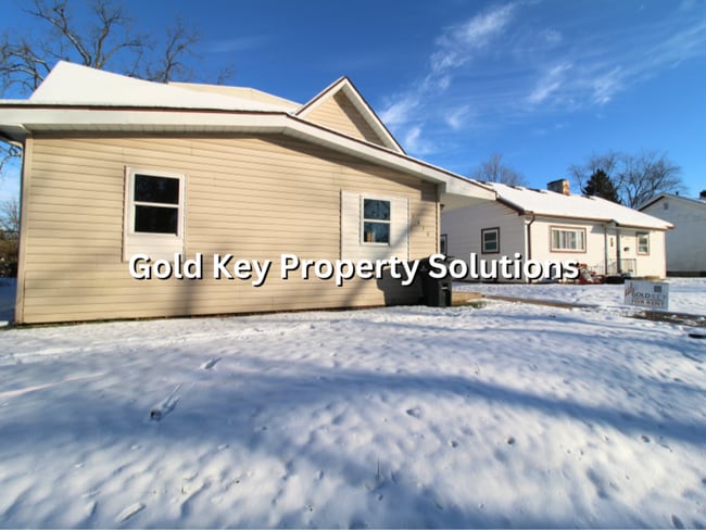 Building Photo - 3 BR House with 2 FULL Baths and Central Air NO SECTION 8