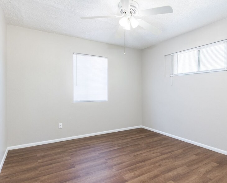 Building Photo - 819 N Arbor Ave