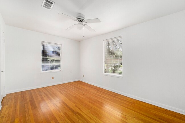 Building Photo - 1720 Libbey Dr