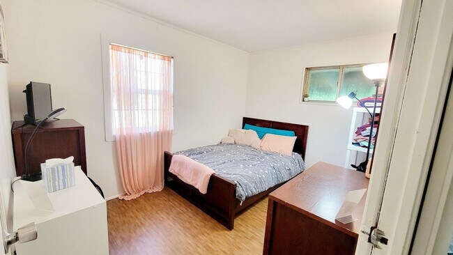 Building Photo - House - 2 Bedroom - Close to Downtown/WVU ...