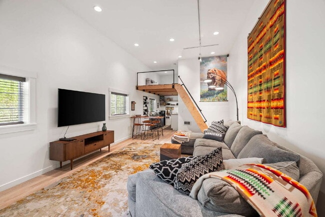 Building Photo - Furnished Modern Loft in Ottery Bay