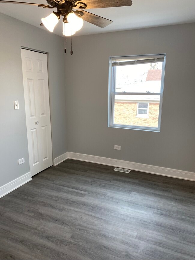 Building Photo - 126 Sibley Blvd