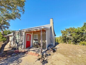 Building Photo - 2/2 w/ Loft - Electric Included!