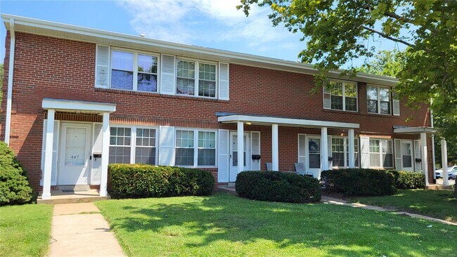 Building Photo - 447 Olian Dr