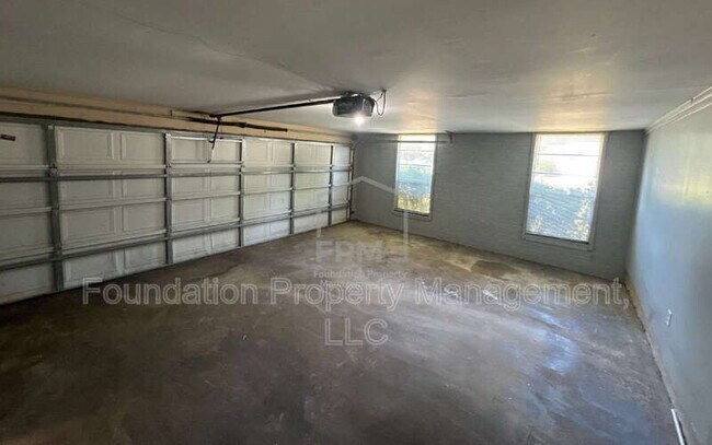 Building Photo - 5369 Scottsdale Ave