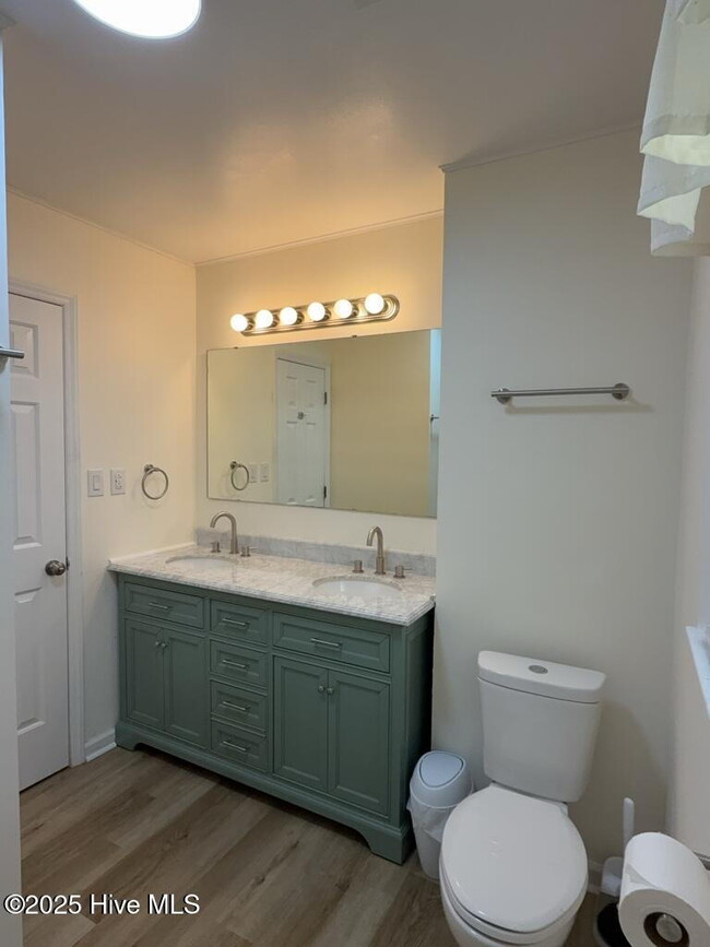 Building Photo - Beautiful 3 Bedroom, 2 Bath Home -135 Yate...