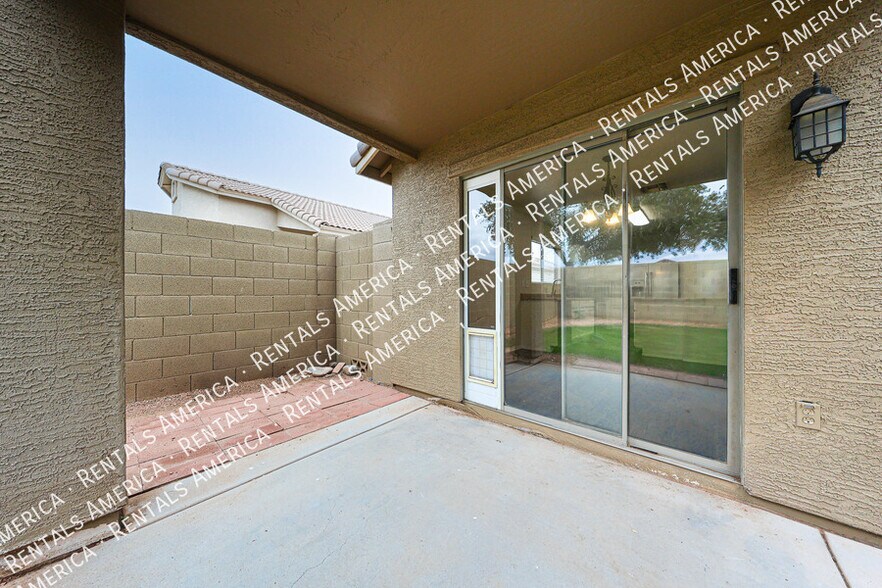 Building Photo - 8554 E Meseto Ave