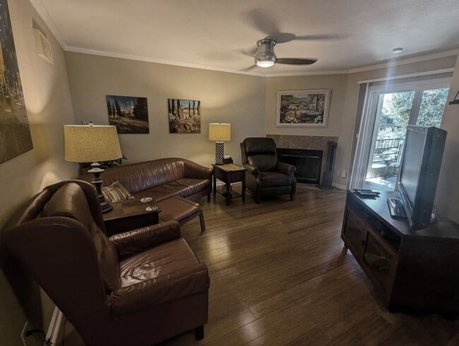 Building Photo - Fully furnished 1 bedroom condo and office...