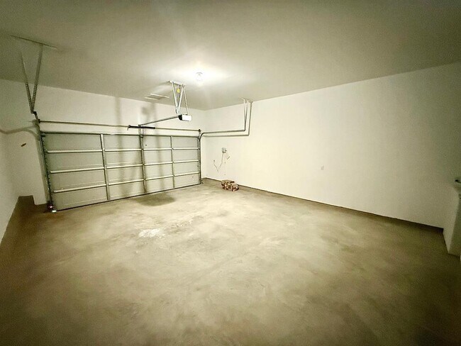 Building Photo - 1724 Four Waters Lp