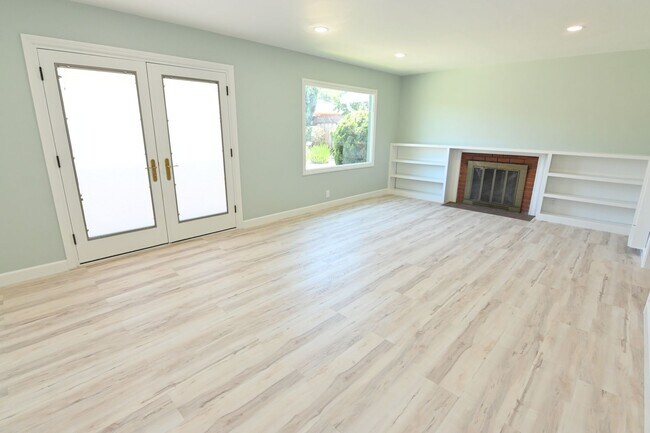 Building Photo - 116 Pleasant Ridge Ave