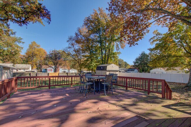 Building Photo - 200 Cynthia Dr