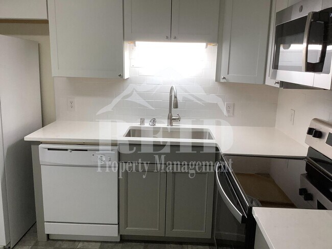 Building Photo - 1054 Callahan Dr