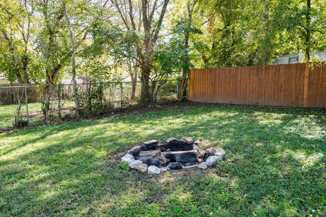 Building Photo - 304 Edith Ave