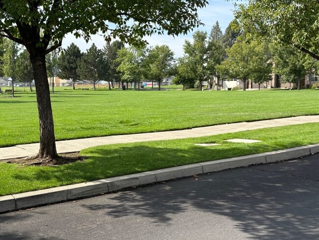 Building Photo - Lovely Corner Lot Home facing Sun Meadow Park