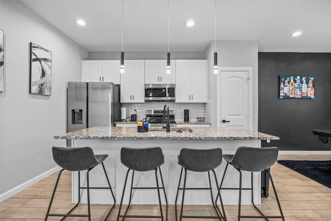Building Photo - 7418 Mount St