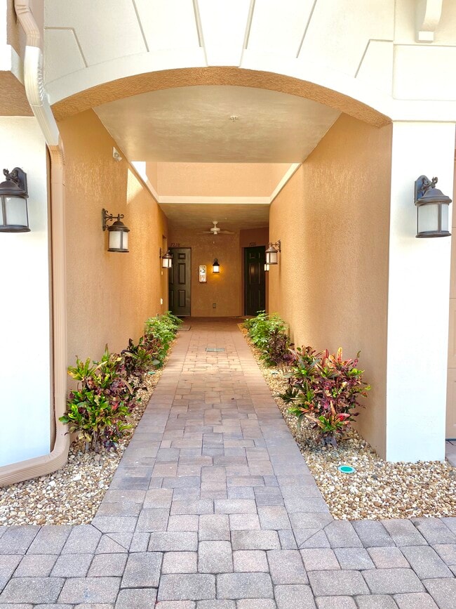 Building Photo - 7230 Hamilton Rd