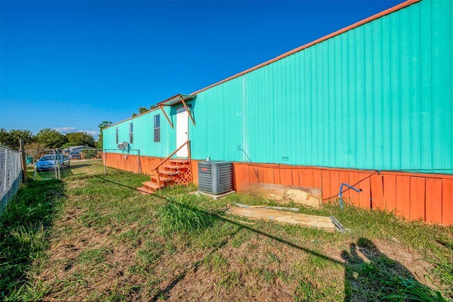 Building Photo - 13202 Hilltop Ct